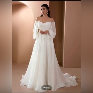 Off shoulder or on white maternity shoot dress - size medium